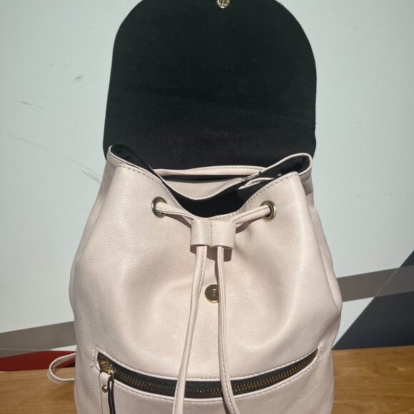 GREAT CONDITION~ Ardene Baby Pink Backpack - Picture 5 of 7